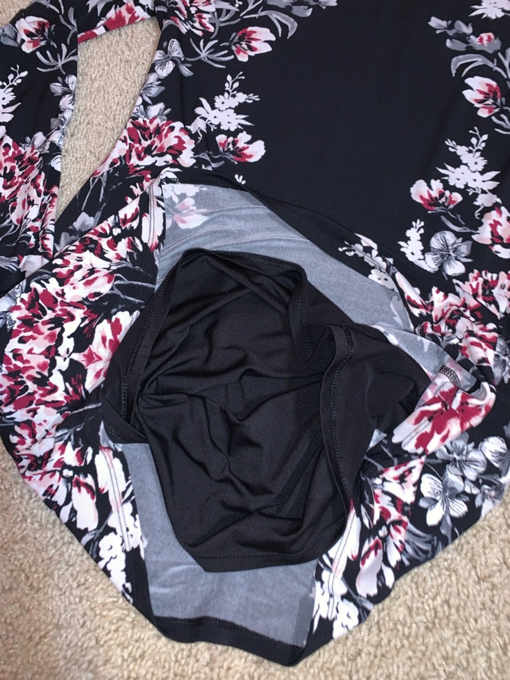 White House Black Market Women’s Black Floral Keyhole Elastic Long Sleeve Tunic - Picture 8 of 8